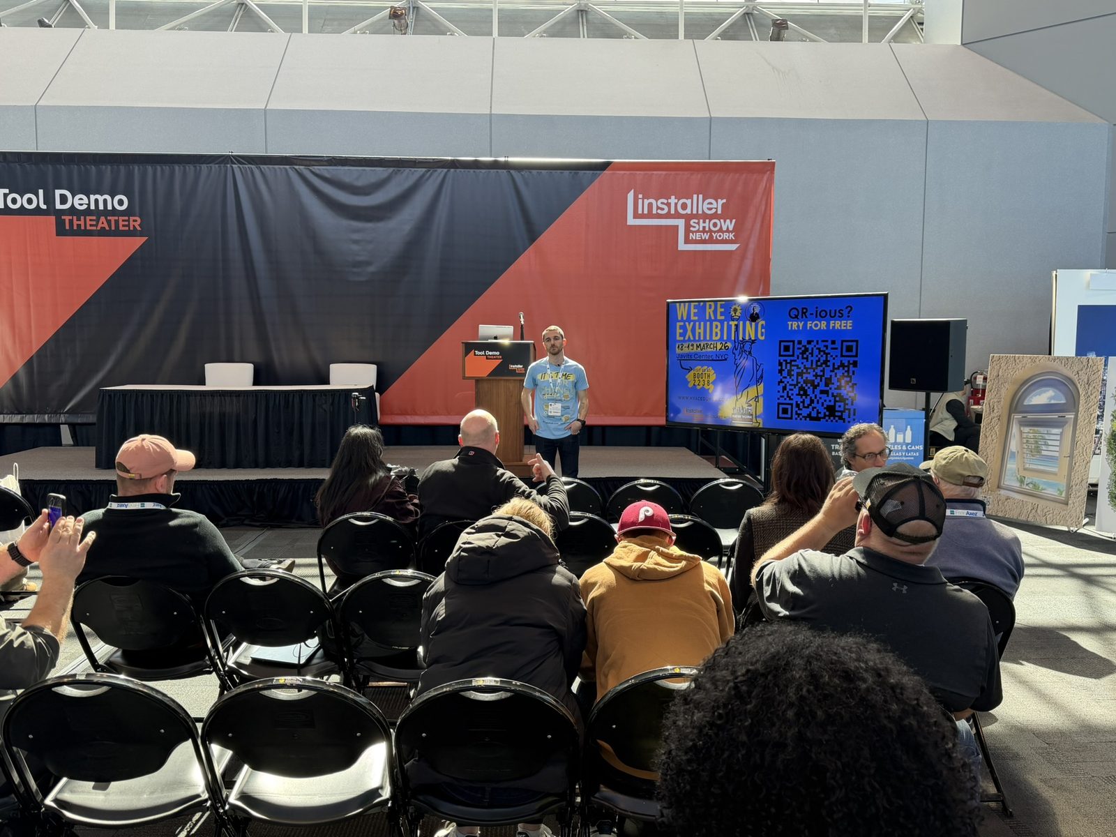 Mario Dodić teaching a heat pump class